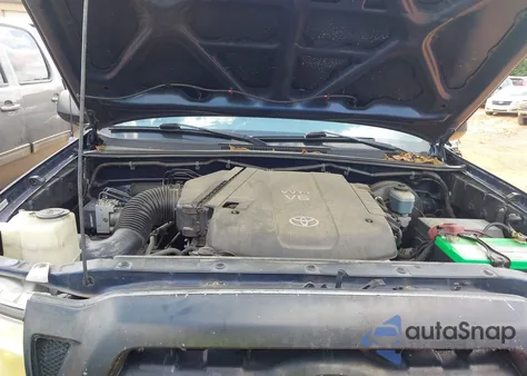 2005 Toyota Tacoma Base V6 z USA, uszkodzony, nr VIN 3TMMU52NX5M001883